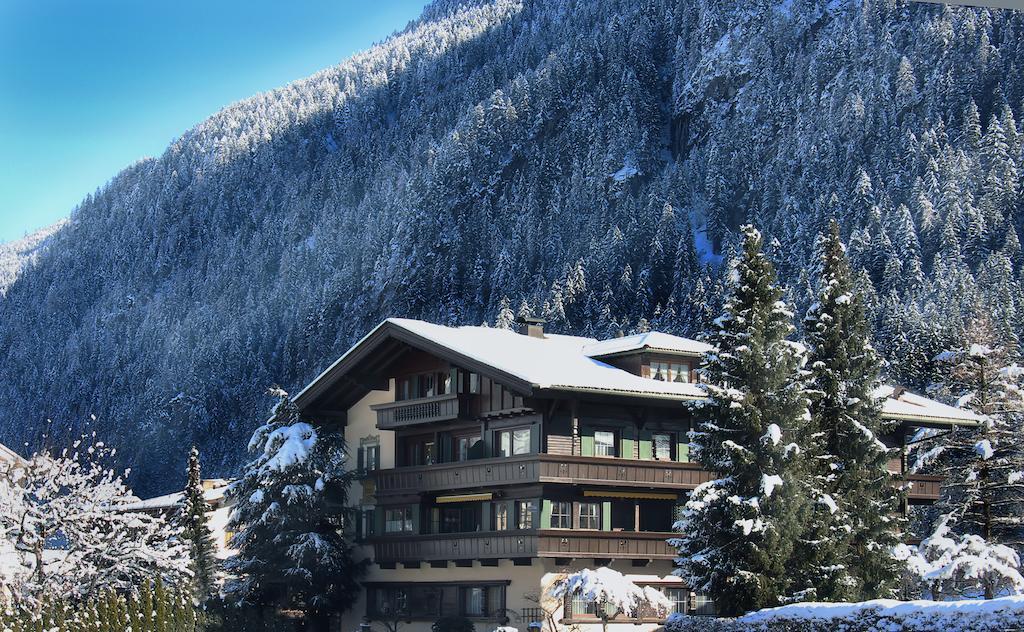 Aparthotel Landhaus St. Joseph Mayrhofen Exterior foto