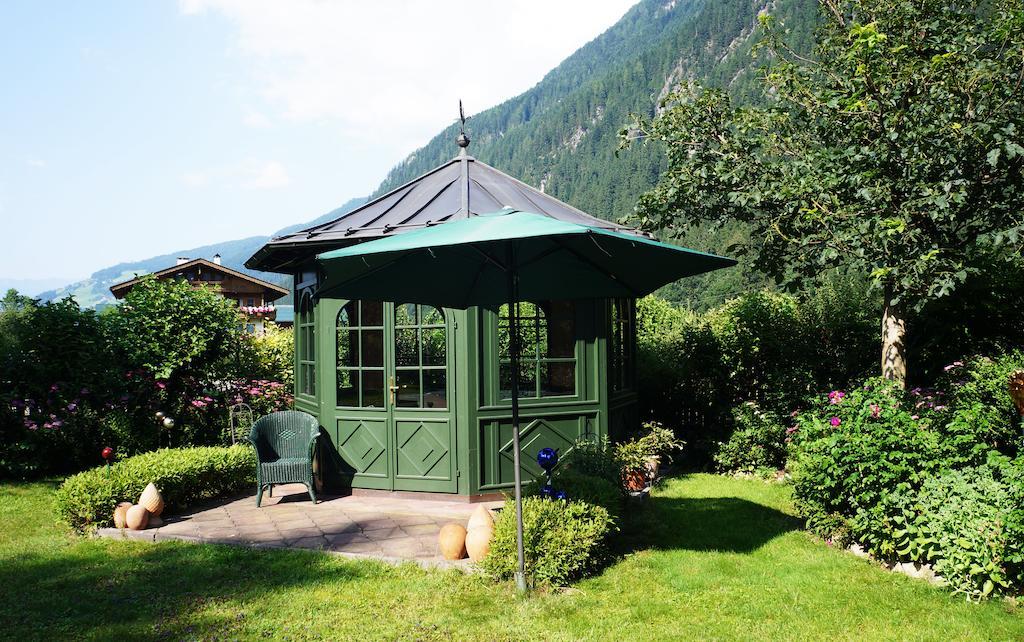 Aparthotel Landhaus St. Joseph Mayrhofen Exterior foto